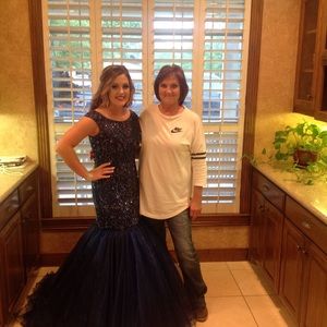 Meet your Posher, Sandra